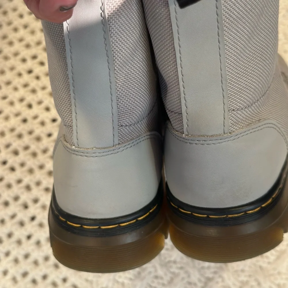 DR MARTENS KIDS UNISEX MENS 4 Ladies 5 Gray High-Top Boots
